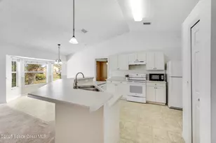 735 Crestline Ln NE, Palm Bay, FL 32907 - Photo 5