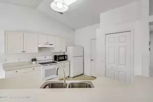 735 Crestline Ln NE, Palm Bay, FL 32907 - Photo 7