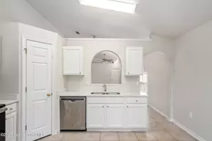 2728 Maderia Cir, Melbourne, FL 32935 - Photo 7