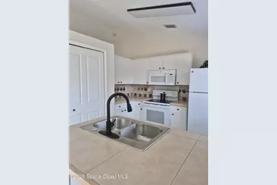 1042 SE Lava Street SE, Palm Bay, FL 32909 - Photo 9