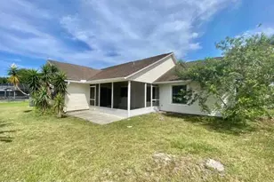 3662 Heron Dr, Melbourne, FL 32901 - Photo 9