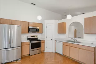 2885 Maderia Cir, Melbourne, FL 32935 - Photo 3