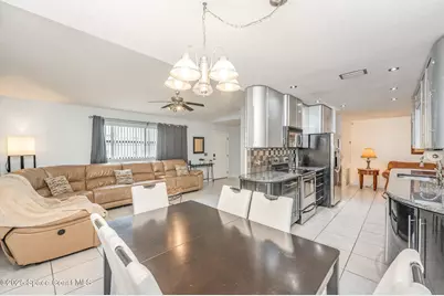 220 Cinnamon Lake Circle, Melbourne, FL 32901 - Photo 3