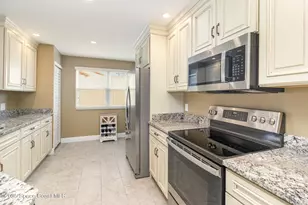 742 Pine Island Dr, Melbourne, FL 32940 - Photo 9