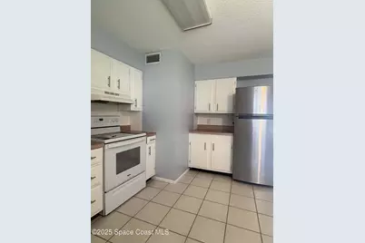 331 S Brevard Ave Avenue #B, Cocoa Beach, FL 32931 - Photo 9