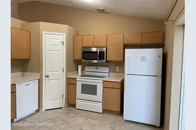 2065 Redwood Circle NE, Palm Bay, FL 32905 - Photo 3