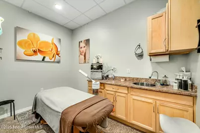 902 E New Haven Avenue, Melbourne, FL 32901 - Photo 15
