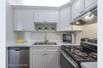 25 Pine Arbor Lane #104, Vero Beach, FL 32962 - Photo 9