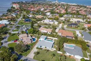 200 Sea Crest Dr, Melbourne Beach, FL 32951 - Photo 27