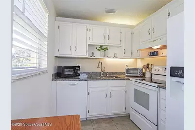 73 Royal Oak #103, Vero Beach, FL 32962 - Photo 9