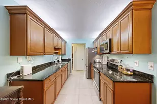 425 Banyan St, Sebastian, FL 32958 - Photo 11