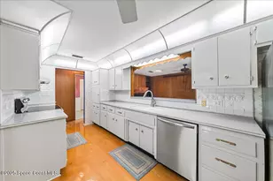 6030 Orangeview Dr, Melbourne, FL 32904 - Photo 11