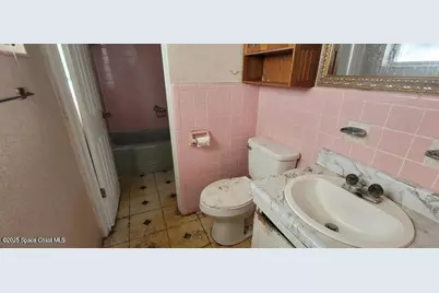 900 S Park Avenue, Titusville, FL 32780 - Photo 9