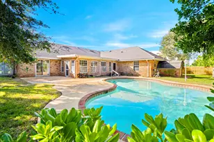 202 River Walk Dr, Melbourne Beach, FL 32951 - Photo 3