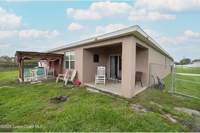 583 Octavius Road SW, Palm Bay, FL 32908 - Photo 15