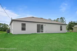 526 Blackhorse St SE, Palm Bay, FL 32909 - Photo 3