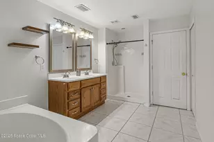 1701 Brookshire Cir, Melbourne, FL 32904 - Photo 11