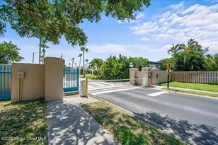 327 Southampton Dr, Indialantic, FL 32903 - Photo 43