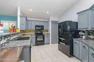 688 Naples Ct, Melbourne, FL 32904 - Photo 9