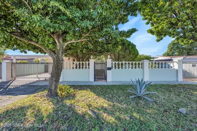 462 E 39 Street, Hialeah, FL 33012 - Photo 17