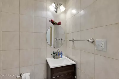 462 E 39 Street, Hialeah, FL 33012 - Photo 29