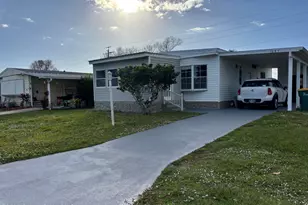 1085 Wren Cir, Micco, FL 32976 - Photo 17