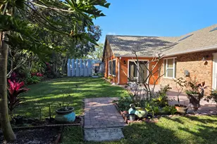 2437 Oakcrest Ln, West Melbourne, FL 32904 - Photo 39