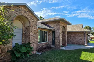 2437 Oakcrest Ln, West Melbourne, FL 32904 - Photo 3