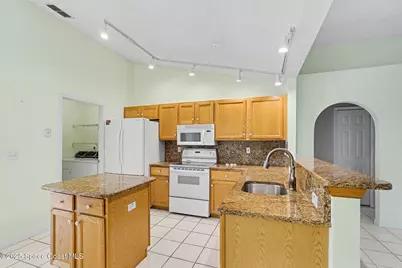 2441 Wolf Creek Drive, Melbourne, FL 32935 - Photo 5