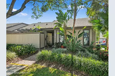 690 Lake Villas Drive, Altamonte Springs, FL 32701 - Photo 1