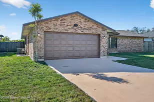 286 Emerson Dr NW, Palm Bay, FL 32907 - Photo 3