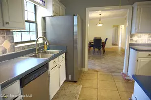 476 Crescent Dr, Melbourne, FL 32901 - Photo 11