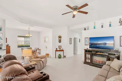 571 Gardendale Circle SE, Palm Bay, FL 32909 - Photo 15