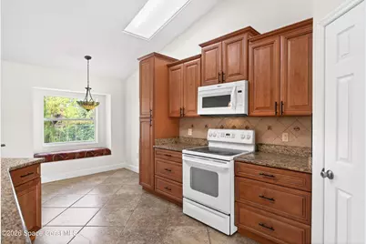 276 Taunton Road SW, Palm Bay, FL 32908 - Photo 9