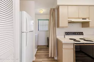 654 Centre Ct SW, Vero Beach, FL 32962 - Photo 15