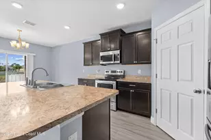 402 Moray Dr SW, Palm Bay, FL 32908 - Photo 9