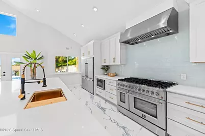 398 Riverview Lane, Melbourne Beach, FL 32951 - Photo 17