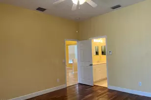 1882 Woodfield Cir, Melbourne, FL 32904 - Photo 9