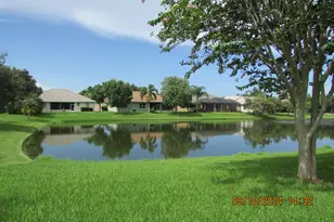 1882 Woodfield Cir, Melbourne, FL 32904 - Photo 3