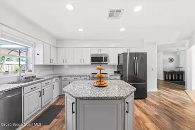 300 Oak Street, Melbourne Beach, FL 32951 - Photo 3