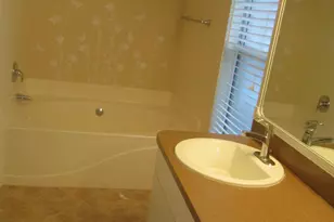 660 Wickham Lakes Dr, Melbourne, FL 32940 - Photo 9