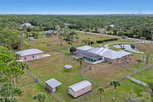 3980 Pepper Tree St, Grant-Valkaria, FL 32949 - Photo 5