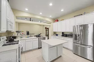 564 Casa Bella Dr, Cape Canaveral, FL 32920 - Photo 9