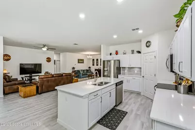 399 Calcutta Avenue NW, Palm Bay, FL 32907 - Photo 11