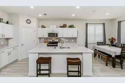 399 Calcutta Avenue NW, Palm Bay, FL 32907 - Photo 5