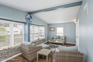 914 Hyacinth Cir, Barefoot Bay, FL 32976 - Photo 3