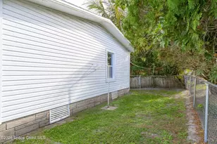 914 Hyacinth Cir, Barefoot Bay, FL 32976 - Photo 33