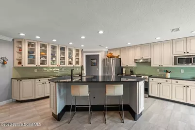 808 Puesta Del Sol Plaza, Indialantic, FL 32903 - Photo 15