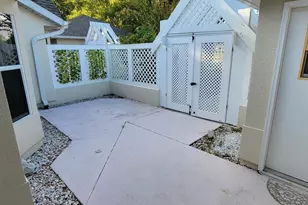 729 Kenwood Cir, Melbourne, FL 32940 - Photo 3