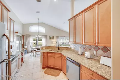 4910 Worthington Circle E, Rockledge, FL 32955 - Photo 13